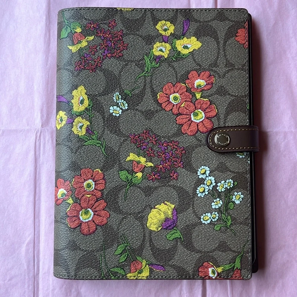 💐 COACH NOTEBOOK IN SIGNATURE CANVAS WITH FLORAL PRINT   💐 NWOT 💐